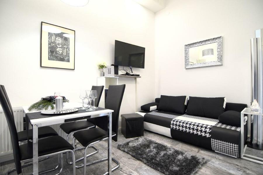 Lea Apartment - Free Parking In Front For 2 Cars Zagreb Eksteriør bilde